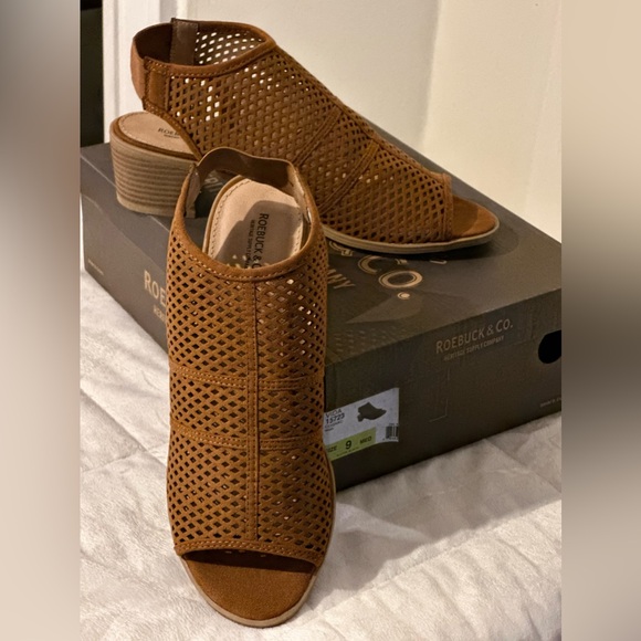New Roebuck & Co. Vida Cognac Woman’s Open Toe Slingback Block Heel Sandles - Picture 9 of 11